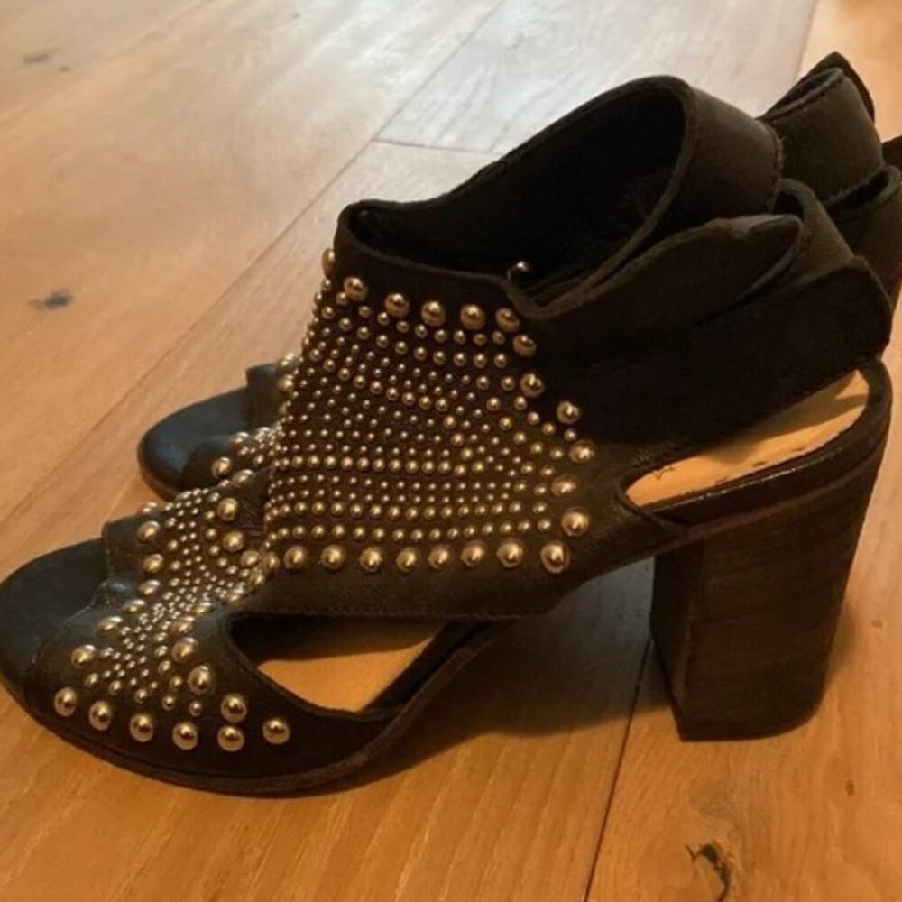 Juice Shoes - Studded Black Leather - Size 6